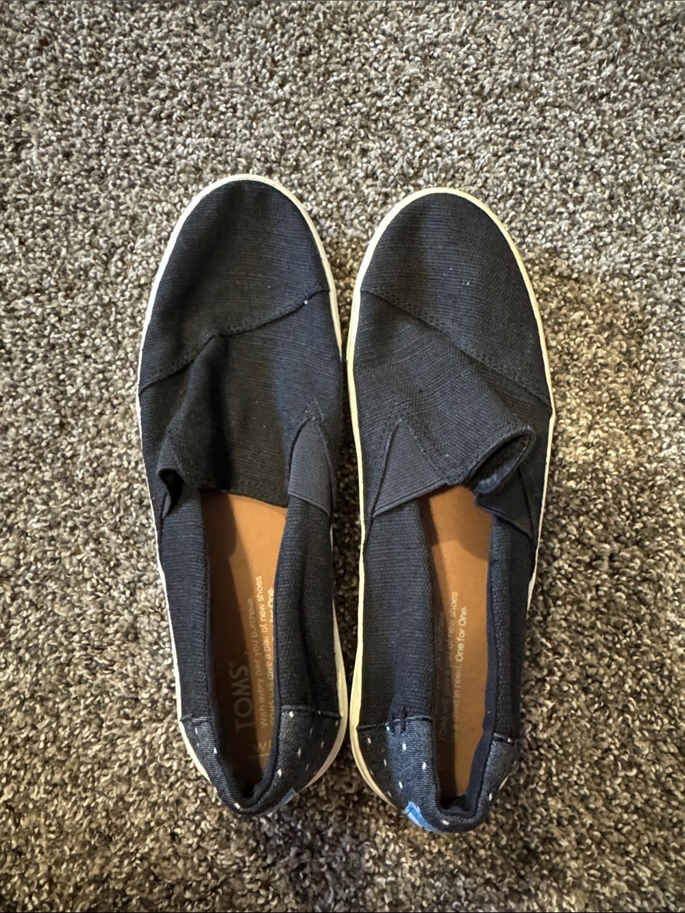 Women’s Toms Shoes - Size 8